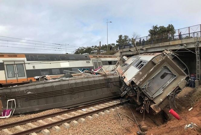 摩洛哥火车脱轨事故造成90多人死伤