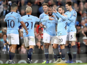英超： 曼城6-1大胜领跑