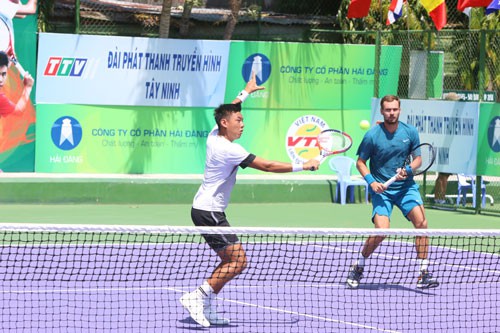 2018年越南男网F5未来赛：李黄南晋级男双次轮