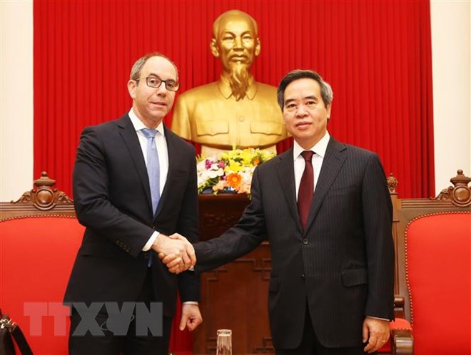 经贸关系是越美关系中的重要支柱