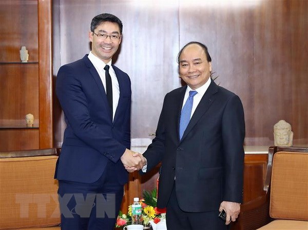 政府总理阮春福会见德国前副总理菲利普•勒斯勒尔