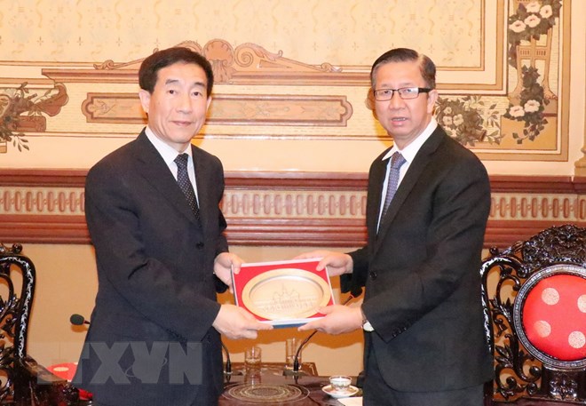 胡志明市人民议会副主席会见中国全国人大代表团