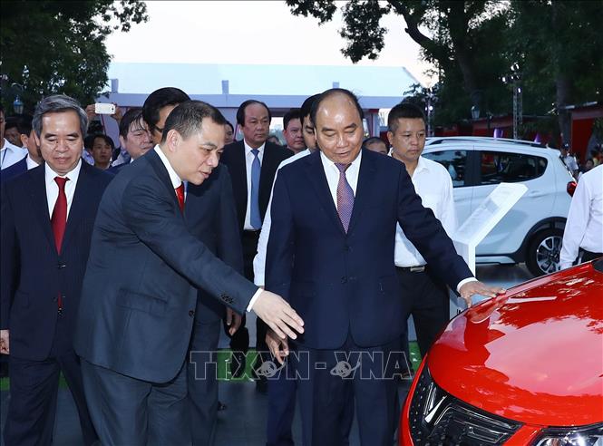 Vinfast汽车亮相“越南货征服越南人”运动启动仪式