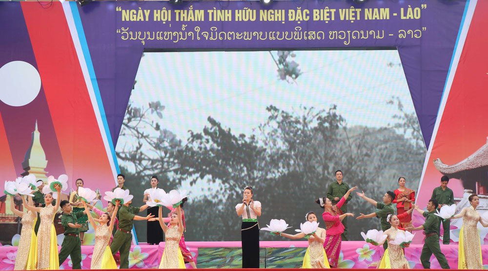 “越老特殊友谊”节开幕