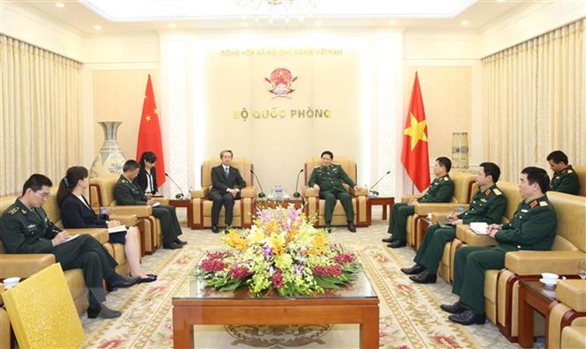 越南国防部长吴春历会见中国驻越大使