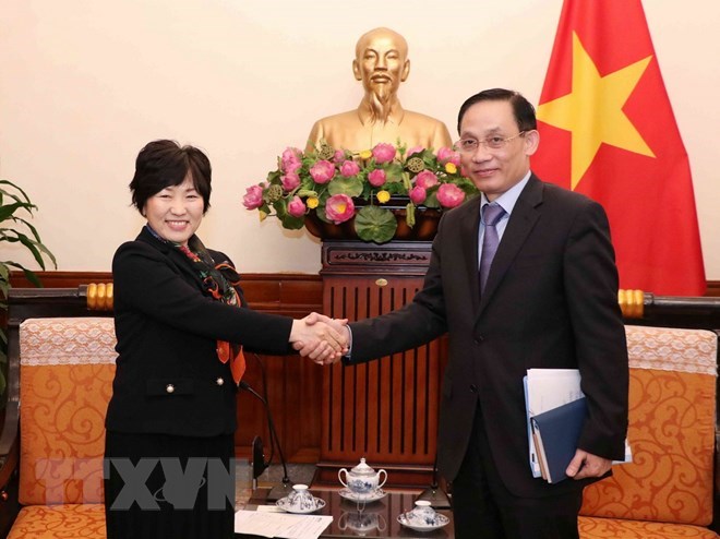 越日推动各领域合作走向深化