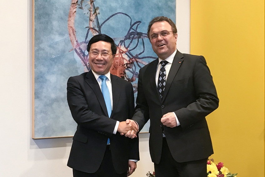 进一步增进越德战略伙伴关系