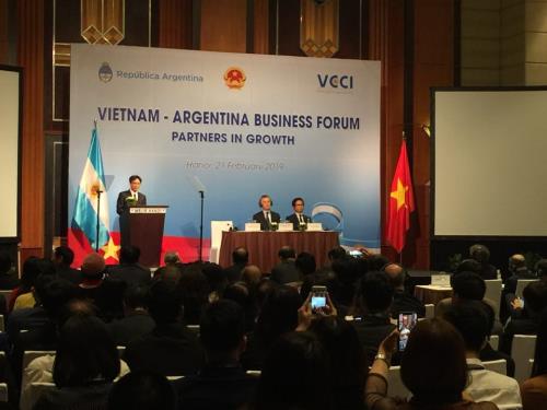 越南和阿根廷扩大各领域合作