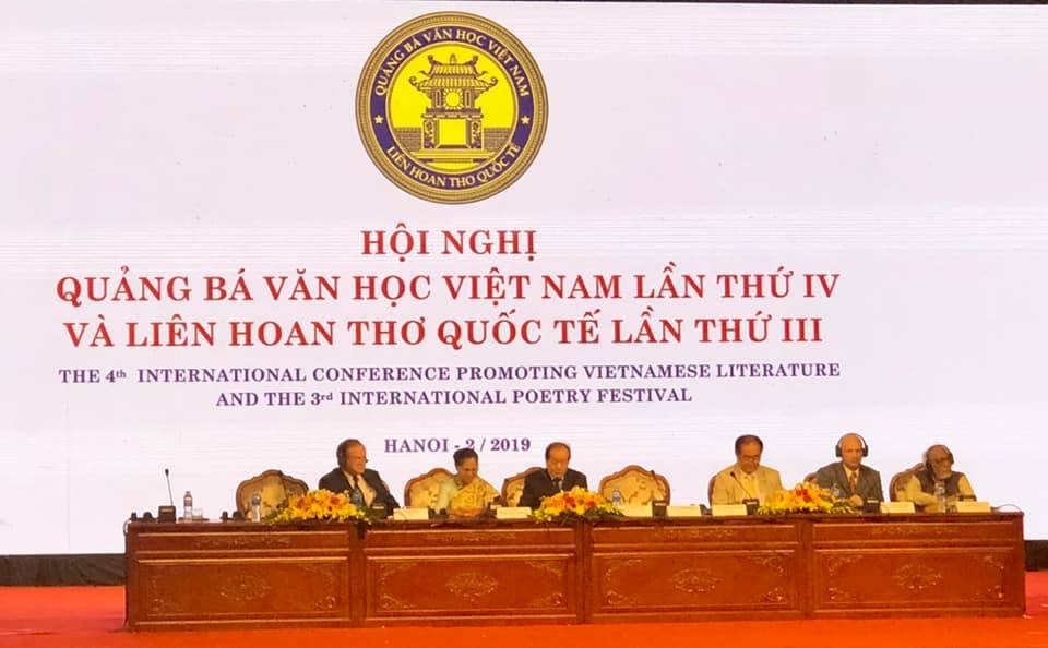 第四届越南文学推介国际会议暨第三届国际诗歌联合会在河内举行