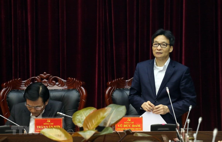 越南政府副总理武德担视察奠边省