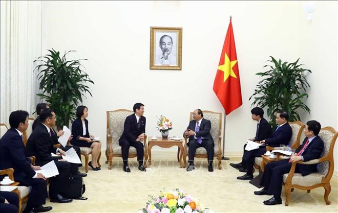 阮春福总理会见日本千叶县知事和荷兰新任驻越大使