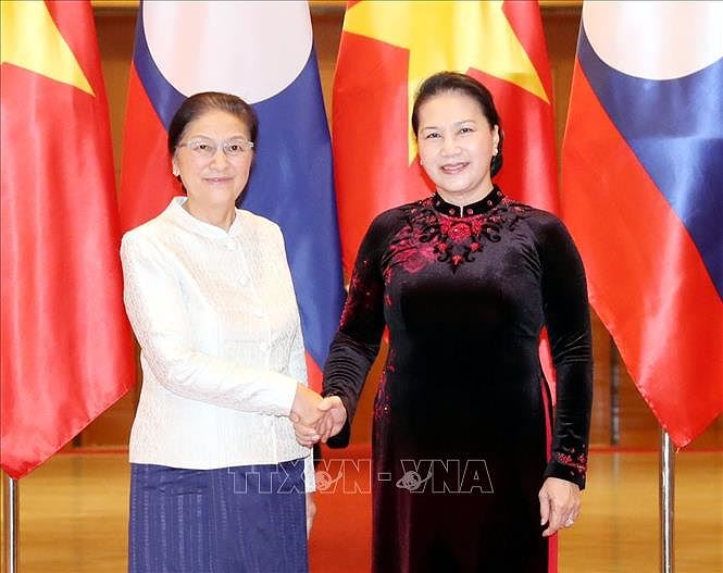 越老两国国会主席举行工作会谈