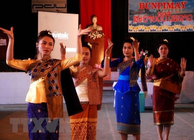 越南政府总理阮春福向老挝总理和柬埔寨首相致以节日祝福