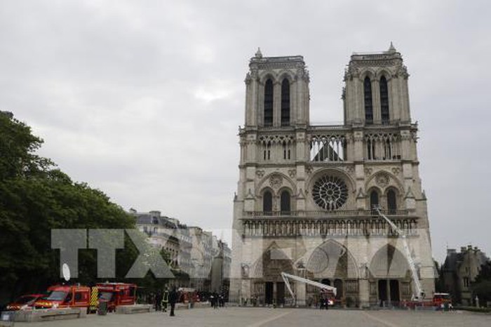 法国各界认捐数亿欧元修复巴黎圣母院