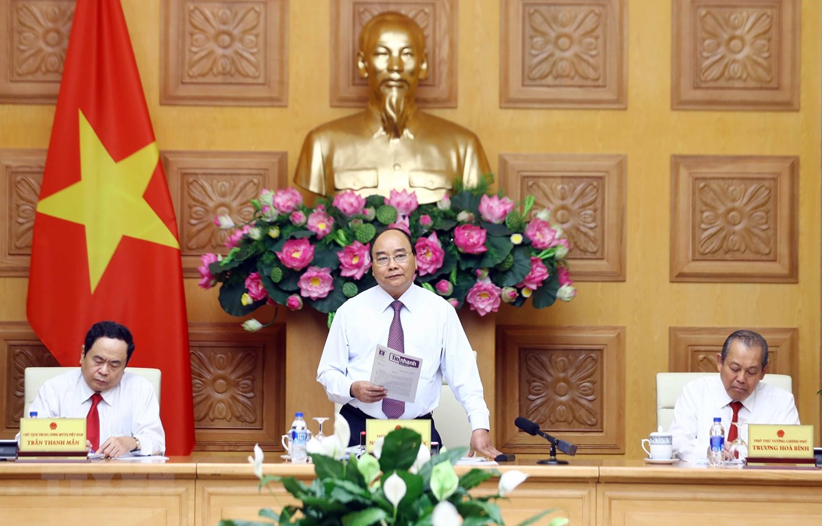 政府总理阮春福同越南祖国阵线中央委员会举行会议