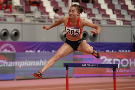 田径亚锦赛：郭氏兰夺得400米跨栏冠军