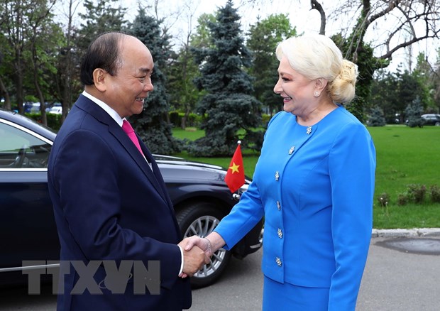 政府总理阮春福与罗马尼亚总理登奇勒举行会谈