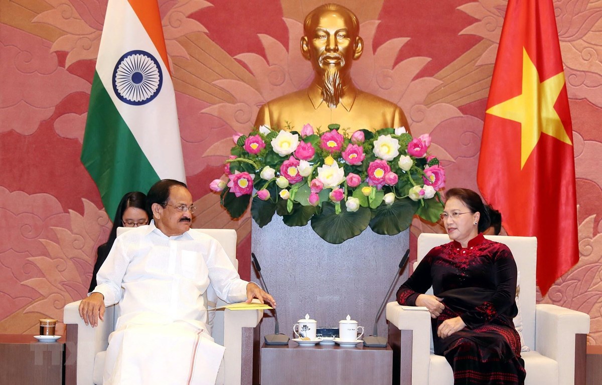 国会主席阮氏金银会见印度副总统奈杜