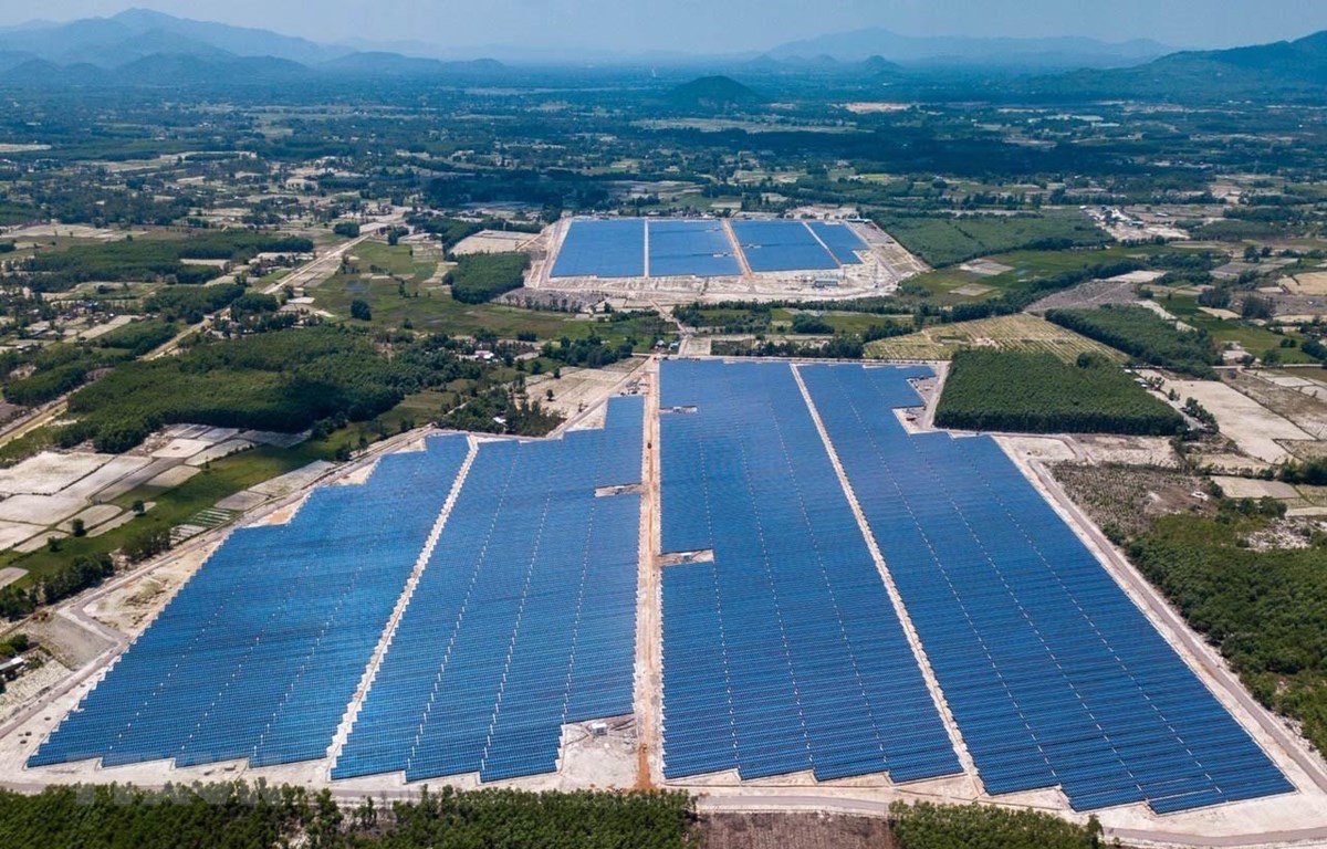 平定省吉侠太阳能发电厂并入国家电网