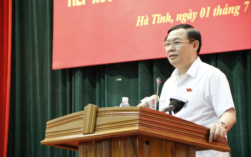 越南政府副总理王廷惠与河静省选民会面
