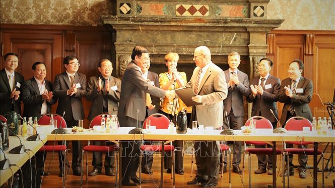 越南隆安省与德国莱比锡加强合作