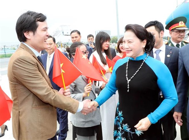 国会主席阮氏金银抵达江苏 开始对中国进行正式访问