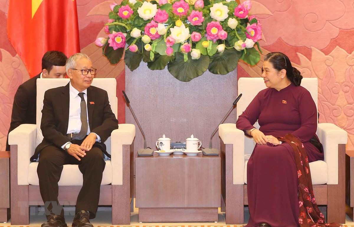 缅甸全国民主联盟高级代表团访问越南