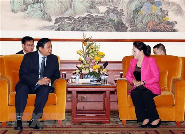 国会主席阮氏金银会见中国企业领导代表