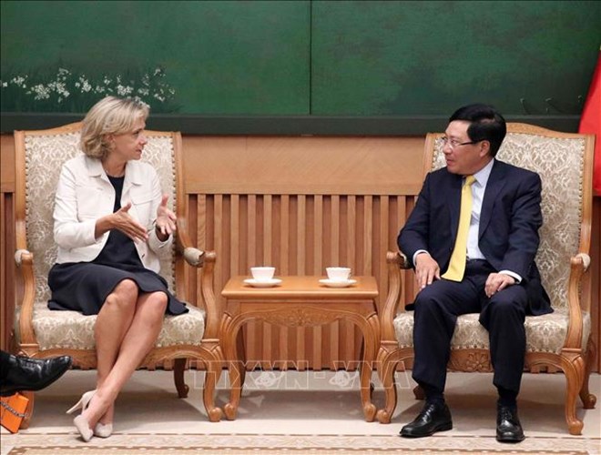 范平明副总理会见法兰西岛大区议会主席