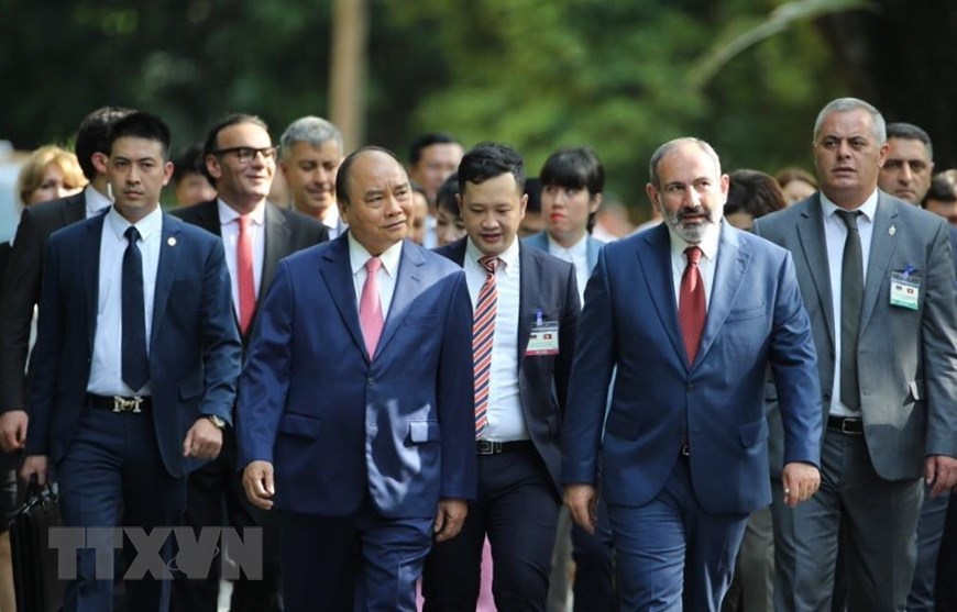 亚美尼亚总理开始对越南进行正式访问