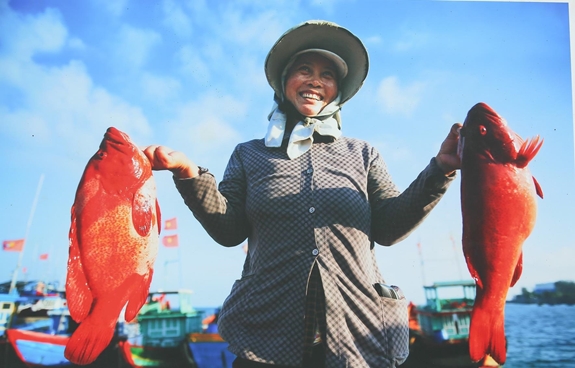 “今日李山”图片展暨图册发行仪式在河内举行