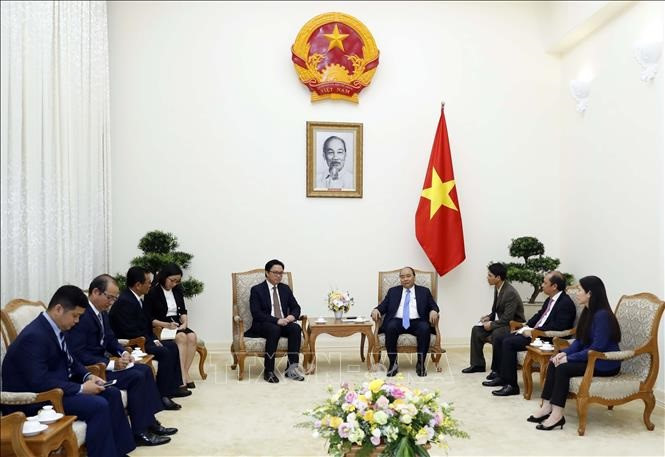 越南政府总理阮春福会见柬埔寨驻越大使波拉克