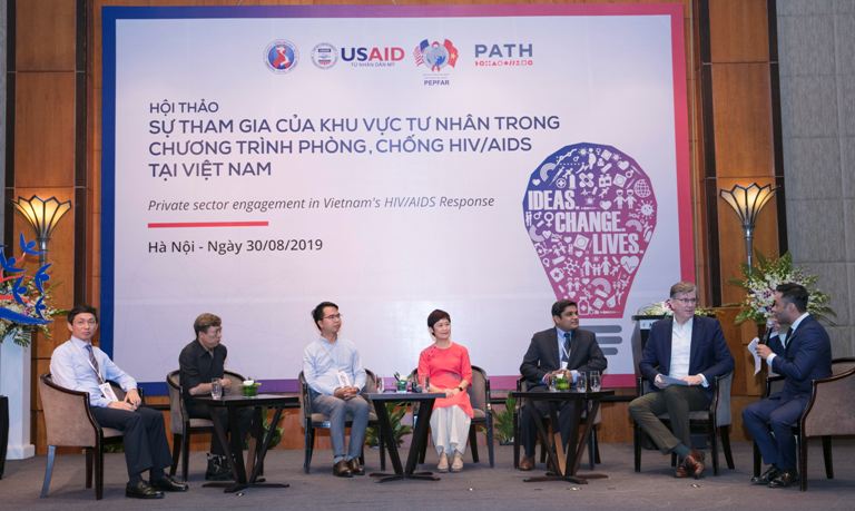 积极鼓励私营企业参与艾滋病预防活动