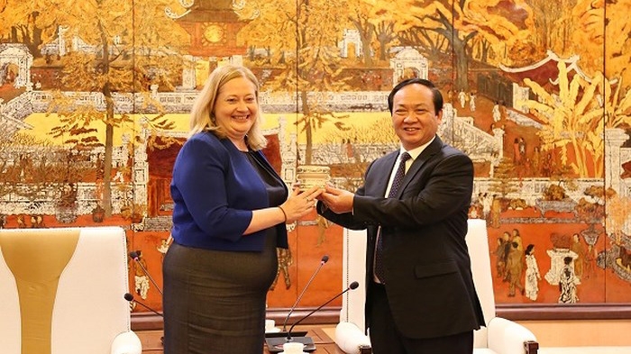 河内愿为爱尔兰投资者提供便利条件