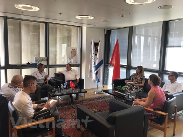 以色列特拉维夫市愿同越南各省市分享城市智慧建设经验