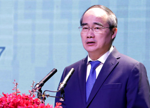 胡志明市市委书记阮善仁率团访问新加坡和印度尼西亚