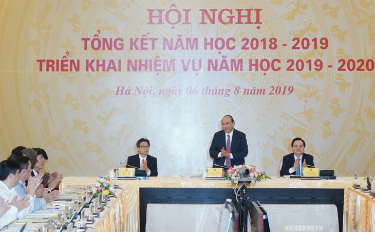 阮春福总理出席2019-2020学年任务部署会议