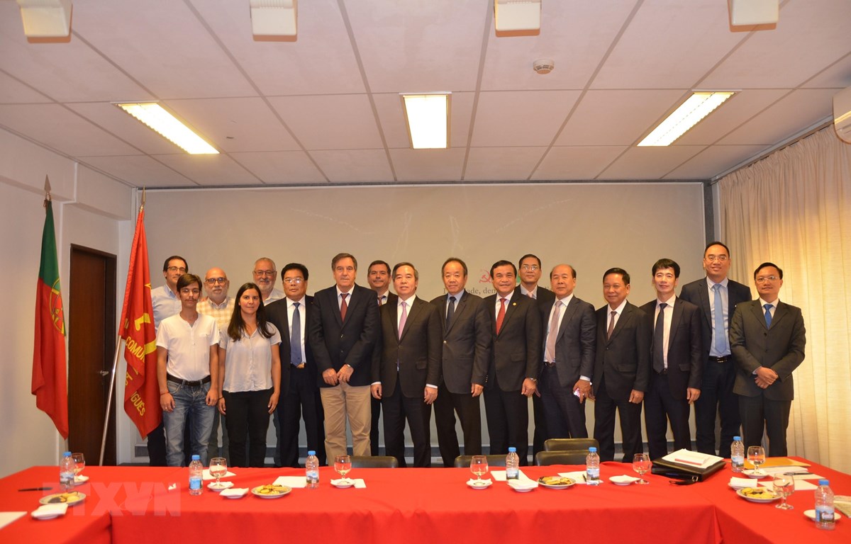 越南共产党代表团对葡萄牙进行工作访问