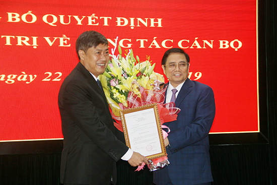 阮友东同志担任山罗省委书记