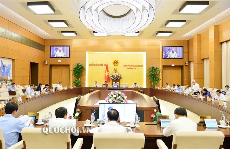 越南第14届国会常委会第37次会议：进一步提高青年的权利和义务