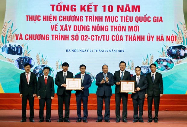 阮春福总理出席河内市新农村建设实施10年总结会议
