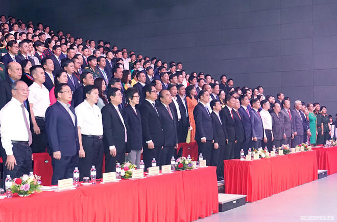 阮春福总理：企业界为国家繁荣昌盛作出贡献