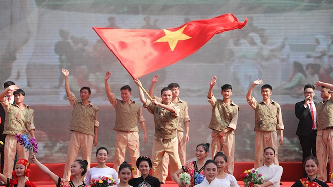 “秋天记忆”交流活动再现10月10日首都解放景象