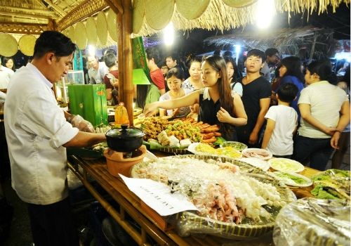 胡志明市跻身世界五大街头美食城市