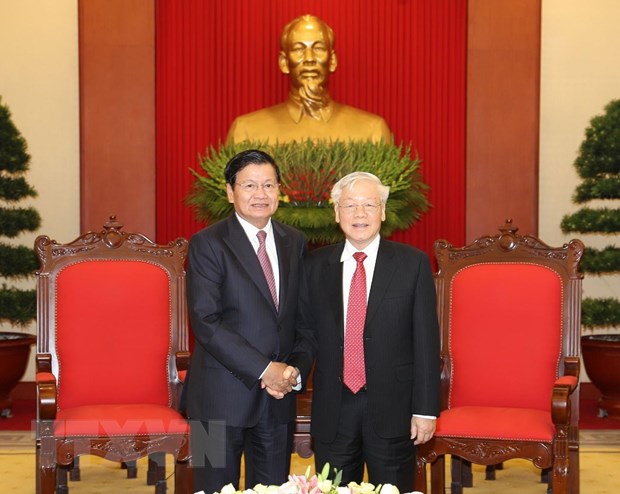 越共中央总书记、国家主席阮富仲会见老挝总理通论•西苏里