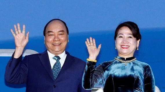 越南政府总理阮春福启程赴泰国出席第35届东盟峰会和相关会议