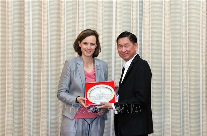 胡志明市领导会见奥地利联邦企业代表团