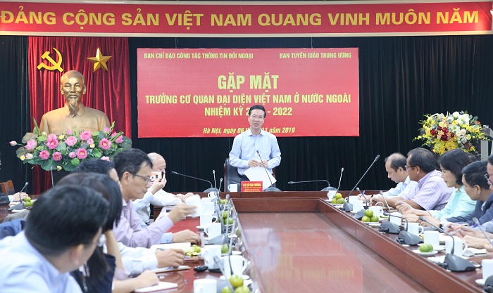 越共中央宣教部部长武文赏会见越南驻外代表机构首席代表