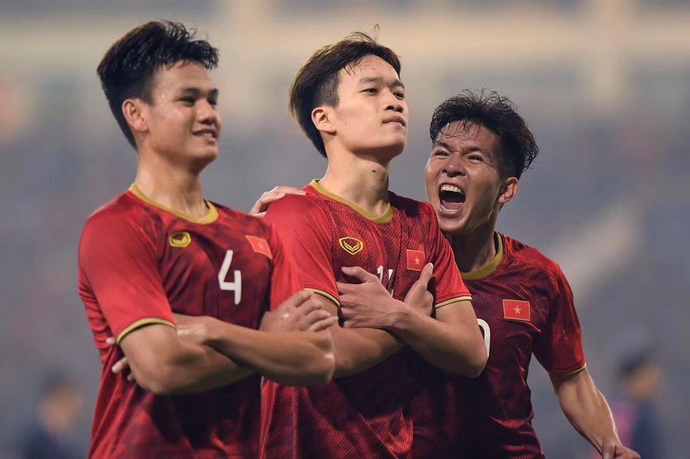 越南队2-1逆转战胜印尼队保持B组头名