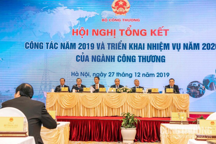 阮春福总理出席工贸部2019年工作总结暨2020年任务部署会议